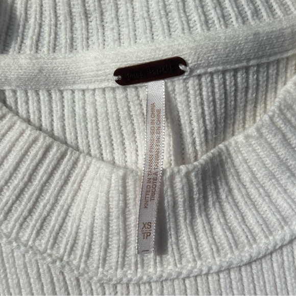 Free People White Crew Neck Sweater Size XS - Picture 2 of 3
